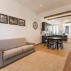 Collection - 101 Republic Appartement